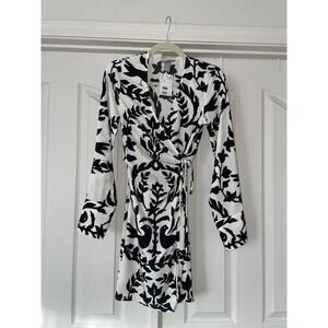 H&M Women's Printed Long Sleeve Wrap Dress in Black Combo Size XS NEW With Tags